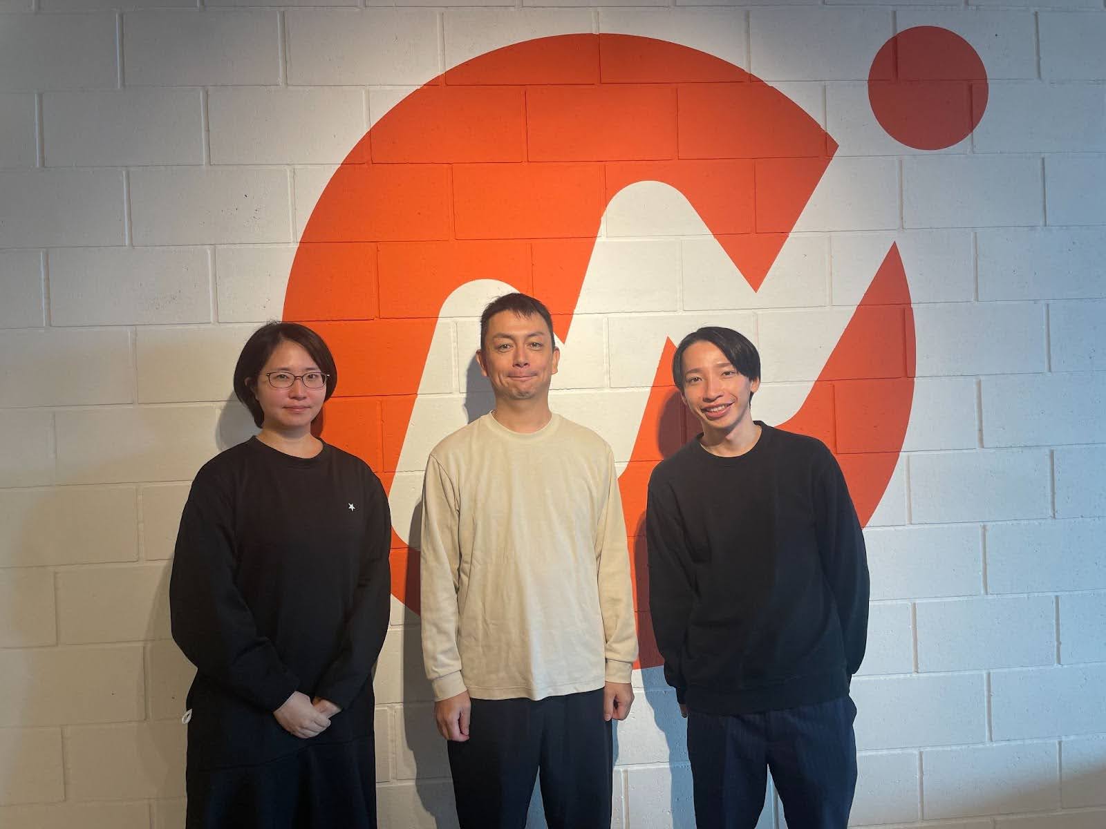 マネーフォワードの神谷さん(中央)、崔さん(左)、橋口さん(右)にお話を伺いました。